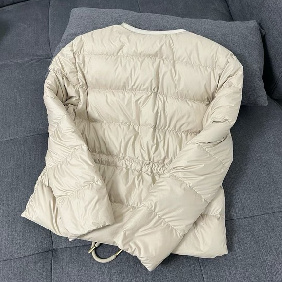 Moncler. Women. Size 3，Echione Short Down Jacket - Beige - Picture 11 of 11